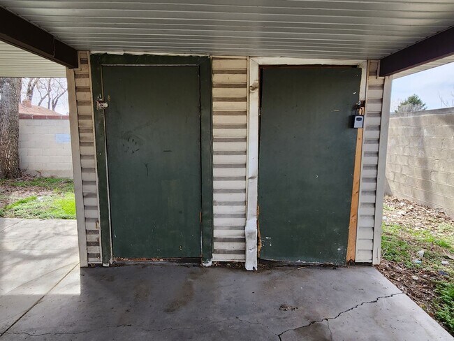 Building Photo - Weg3650 (4Plex)