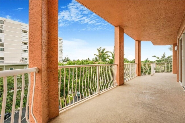 Building Photo - 1395 S Ocean Blvd