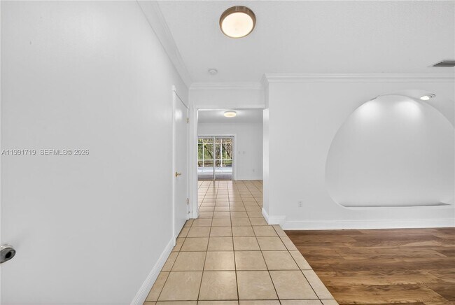 Building Photo - 10142 SW 79th Ave