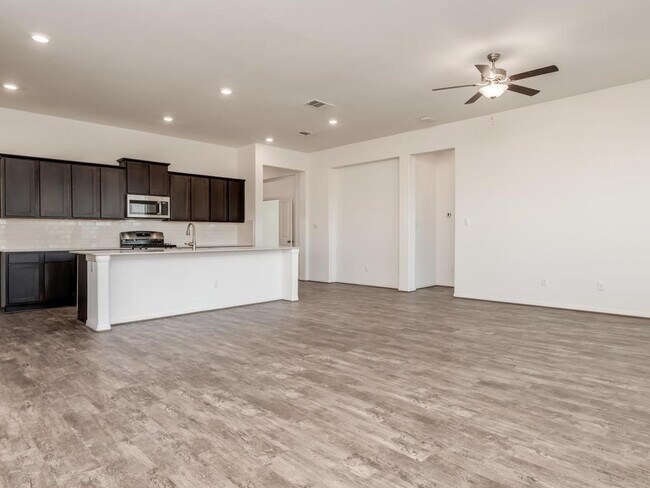 Building Photo - 105 Skylark Ln