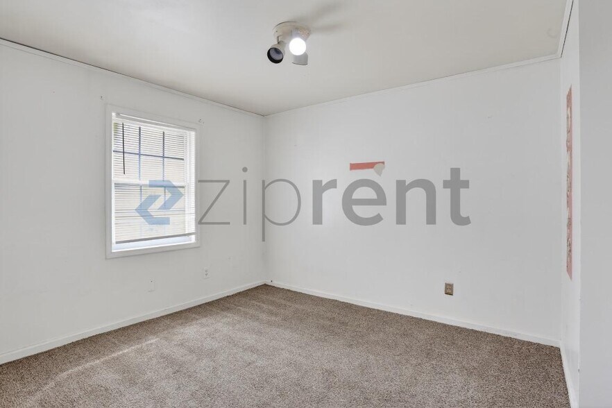 Building Photo - 1212 Utoy Springs Rd SW