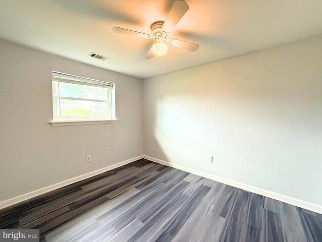 Building Photo - 10405 Bloom Dr