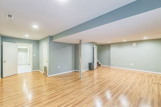 Building Photo - 41595 Coach Ct