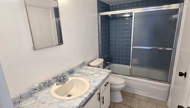 Building Photo - 126 Fiesta Dr