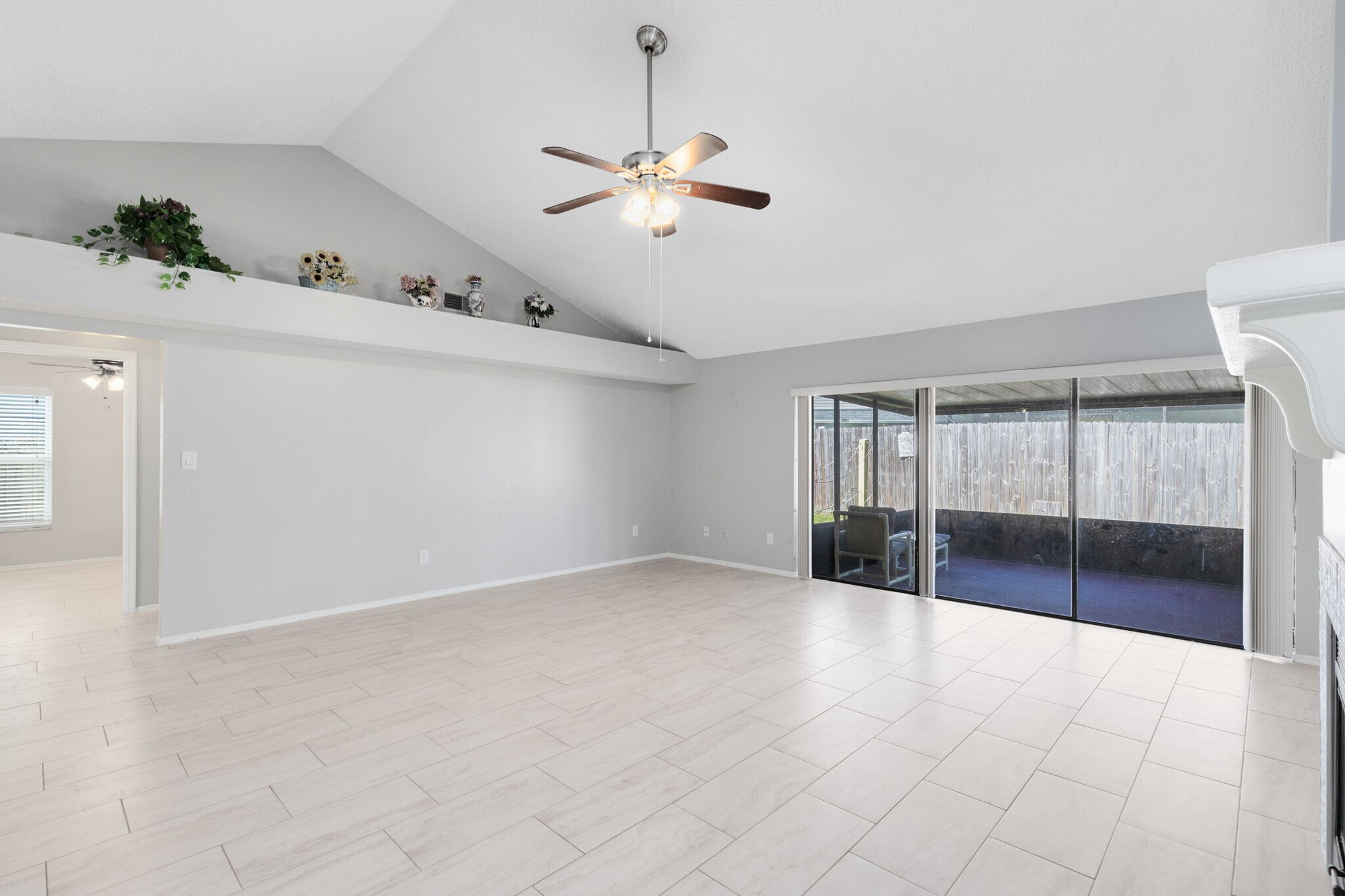 Building Photo - 738 Rosalie Way
