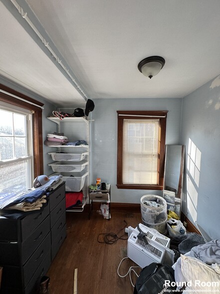 Building Photo - 17 Cufflin St