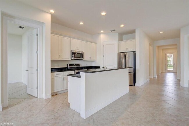Building Photo - 12762 Fairington Way