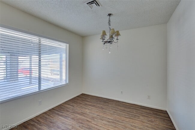 Building Photo - 7115 Kenwood St