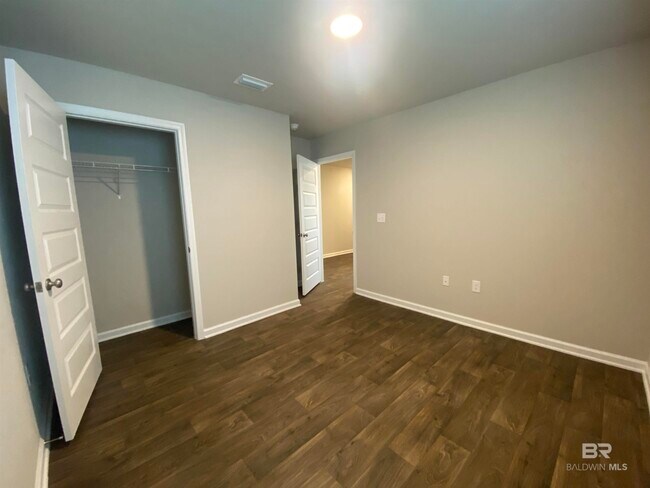 Building Photo - 10559 Ruffian Rte