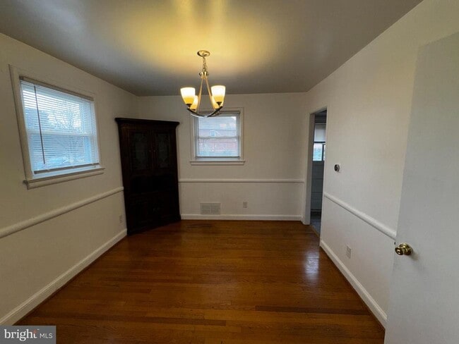 Building Photo - 10502 Glenhaven Dr