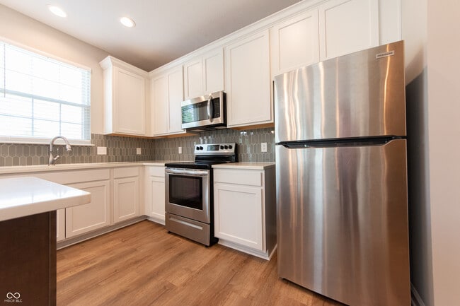 Building Photo - 7042 Pinnacle Dr