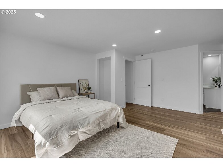 Building Photo - 5375 NW Edgebrook Pl