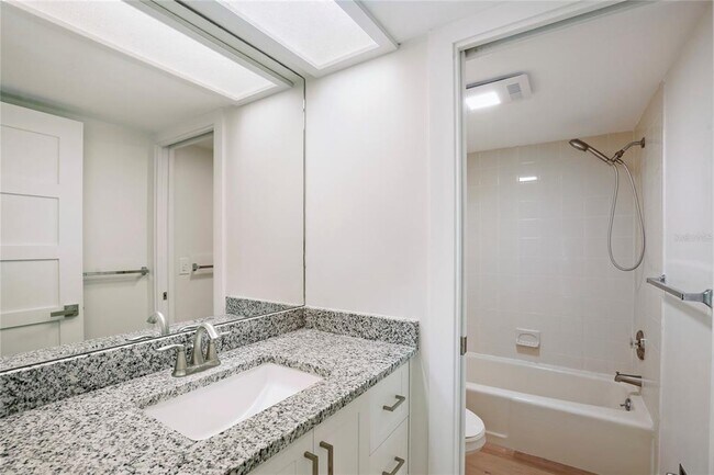Building Photo - 150 Marina Del Rey Ct