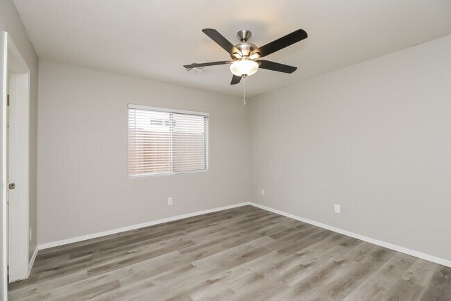 Building Photo - 30365 Maple Chase Dr