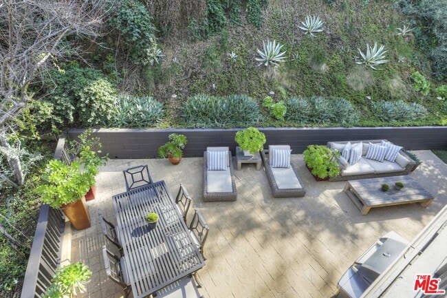 Building Photo - 2154 Sunset Crest Dr