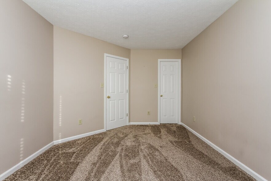 Building Photo - 6919 N Karnes Dr