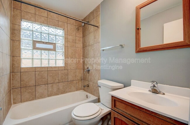 Building Photo - 1600 W Allen St