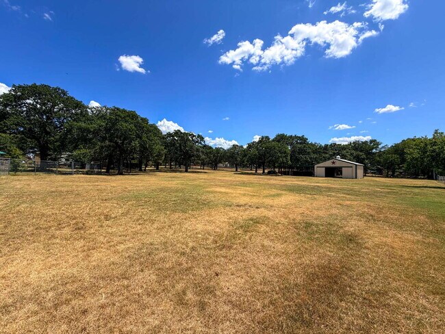 Building Photo - Beautiful 6 bed, 2 bath home in Burleson!