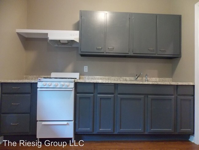 Building Photo - 550 Smith St