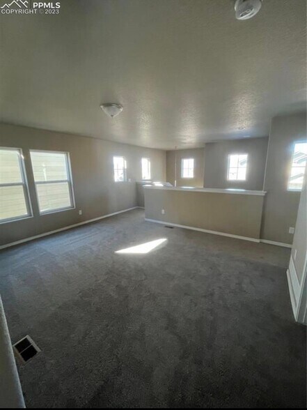 Building Photo - 3623 Vineyard Cir