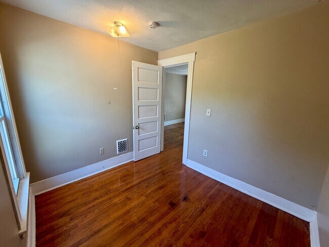 Building Photo - 140-42 Grumbach Ave