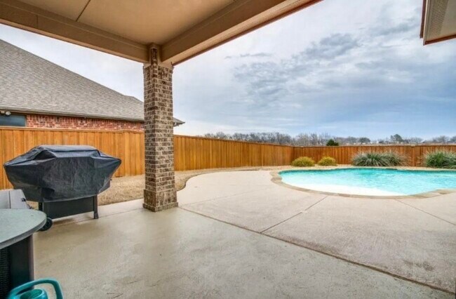 Building Photo - 607 Mallard Dr