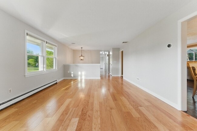 Building Photo - 121 Indian Meadow Dr
