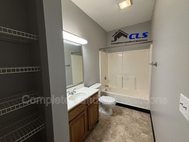 Building Photo - 1400 North Ave