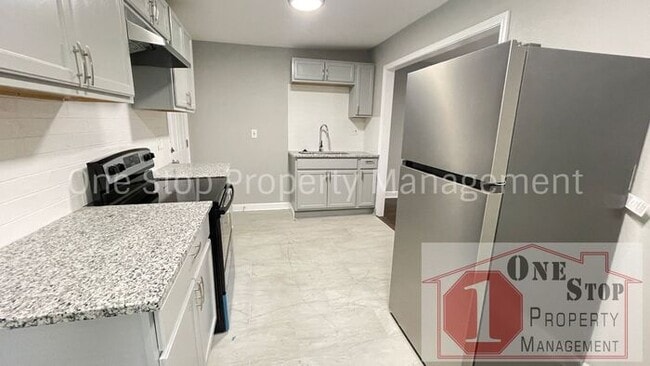 Building Photo - Beautiful 4 Bedroom 1.75 Bathroom Home in ...