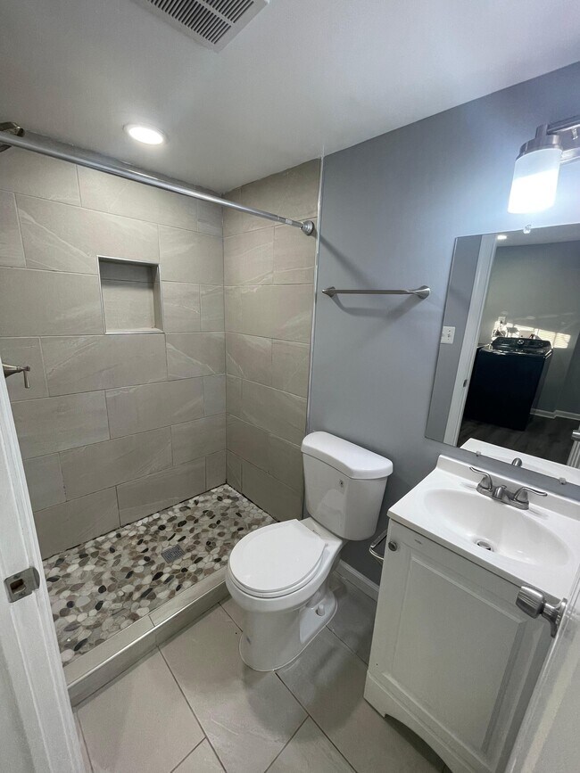 Building Photo - Yale Heights