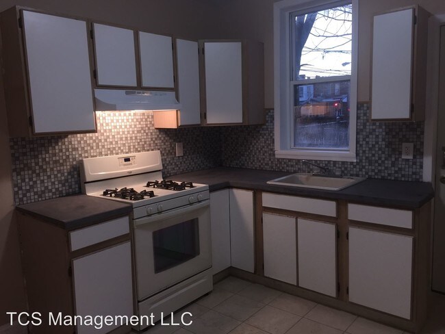 Building Photo - 3 br, 1.5 bath House - 1948 E Monmouth Street