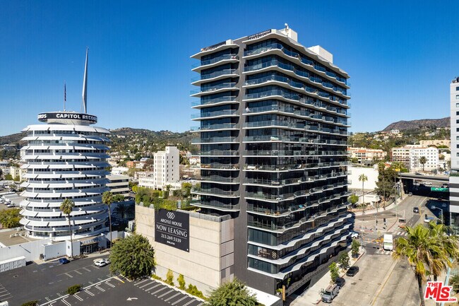 Building Photo - 1755 Argyle Ave
