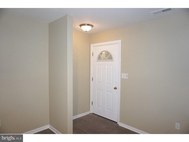 Building Photo - 509 Steeplechase Ct