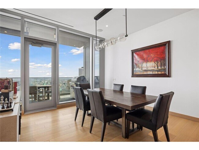 Building Photo - 255 Hennepin Ave