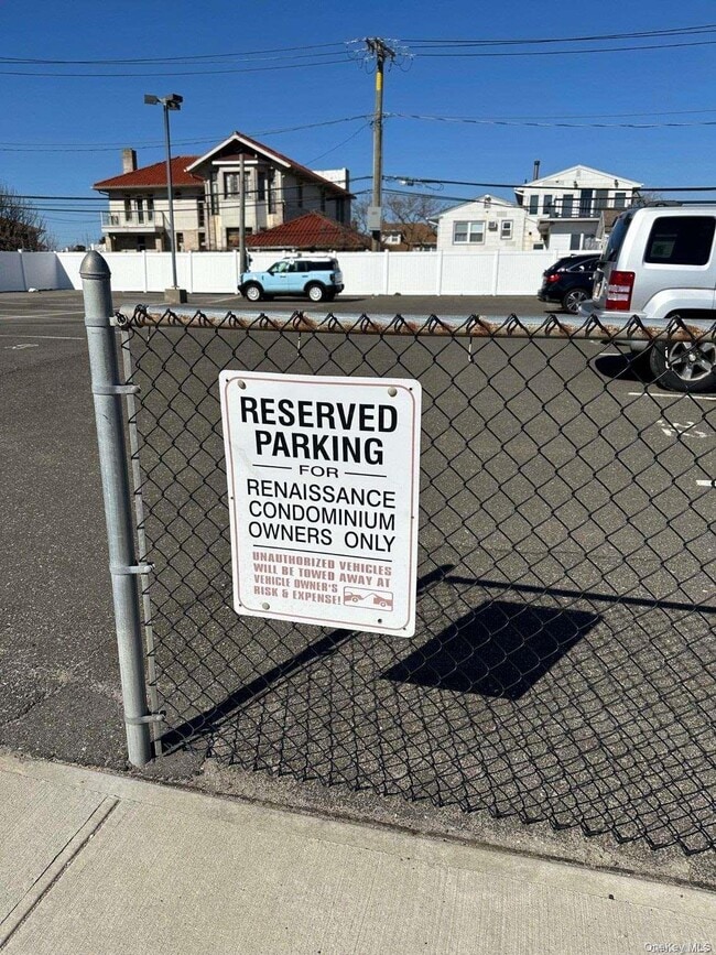 Building Photo - 170 W Broadway