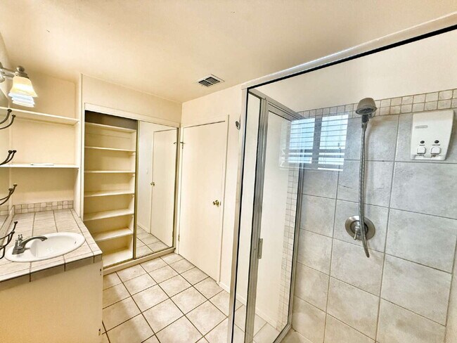 Building Photo - Tranquility Meets Flexibility — Canyon Lake Home with Wrap-Around Deck & Guest Suite