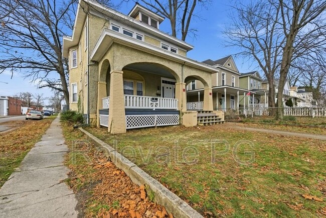 Building Photo - 3100 1st Ave