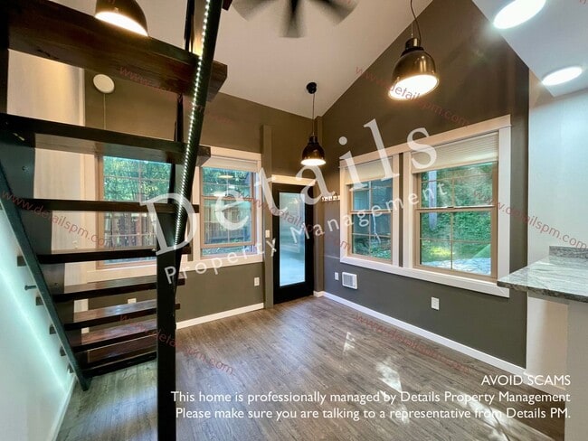 Building Photo - Newly Updated Private Retreat near Poulsbo