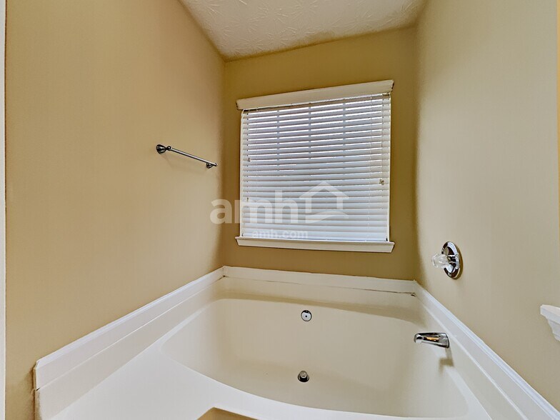 Building Photo - 2143 Andrewood Pl