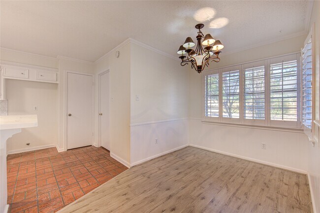 Building Photo - 5810 Boyce Springs Dr