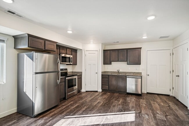 Building Photo - Dublin Farms Townhomes