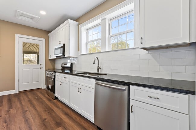 Building Photo - 1008 Fitzpatrick Ave