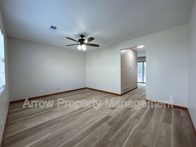 Building Photo - 1310 S Jackson St