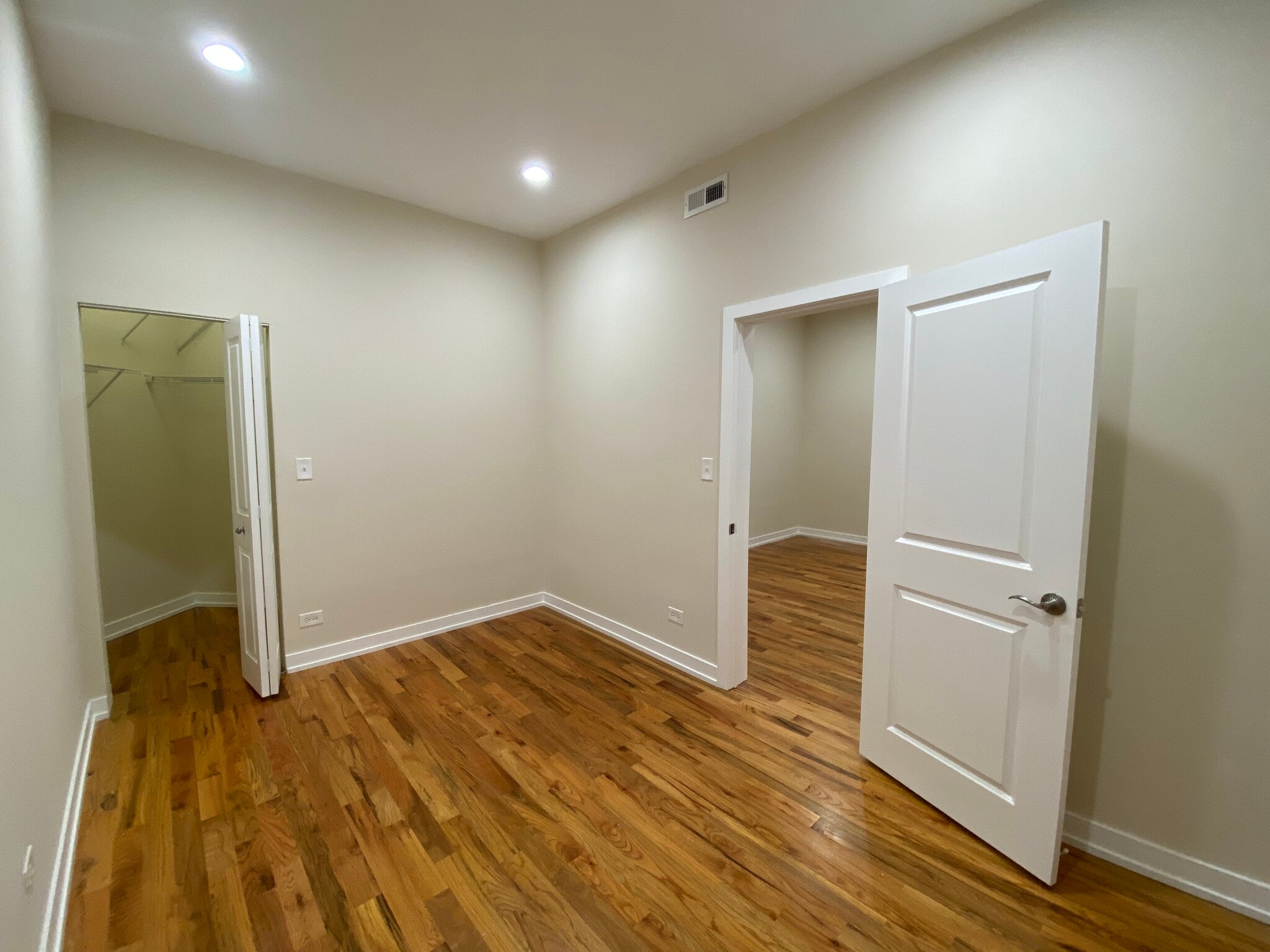 Building Photo - 2986 N Elston Ave