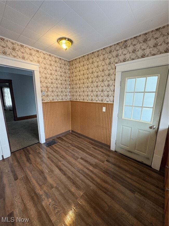 Building Photo - 242 W Summit St