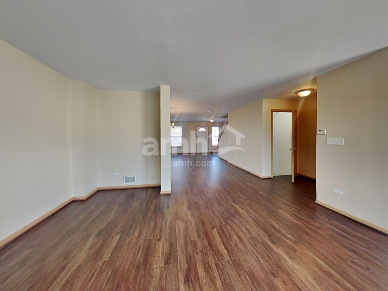 Building Photo - 3217 Kenilworth Ln