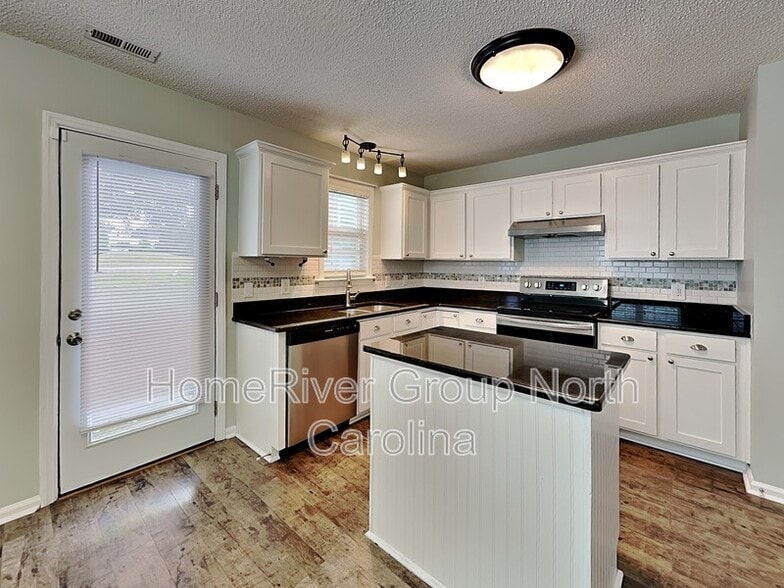 Building Photo - 1618 Crag Burn Ln