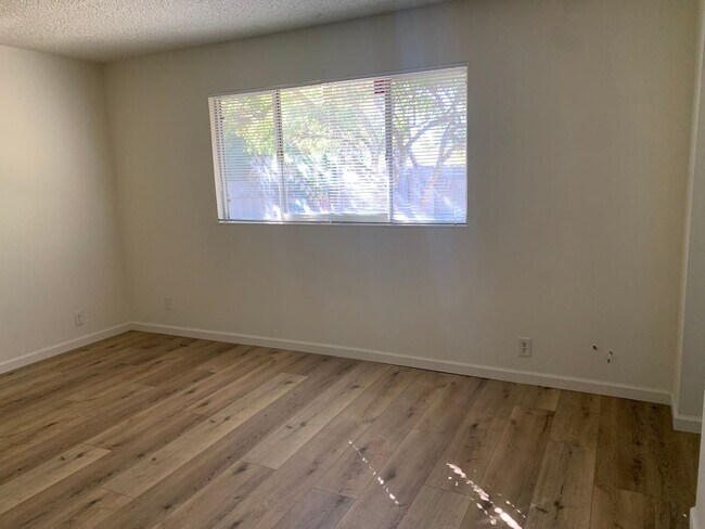 Building Photo - Fairfield Home Near Travis AFB & Laurel Cr...