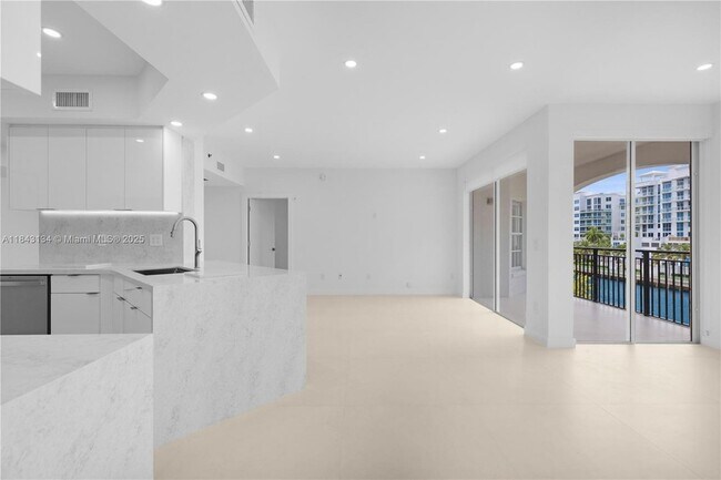 Building Photo - 3215 NE 184th St