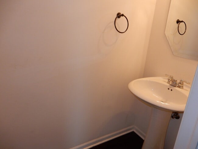 Building Photo - 2915 Church Rd